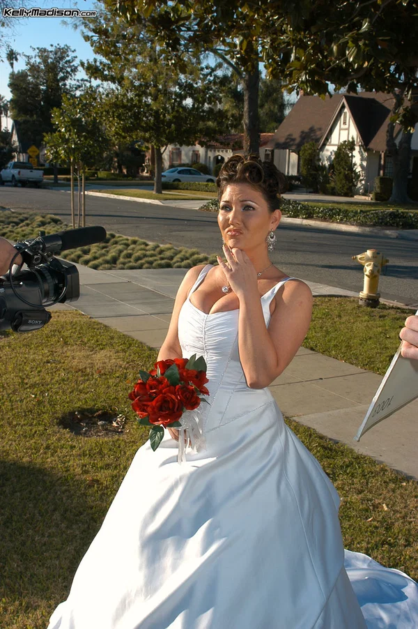 Curvy American MILF Claire Dames flashes her big tits on her wedding day  - Groupsex, Wedding, MILF, Chubby, BBW, Curvy, Thick, Perfect, Outdoor, Pornstar  - Photo 9