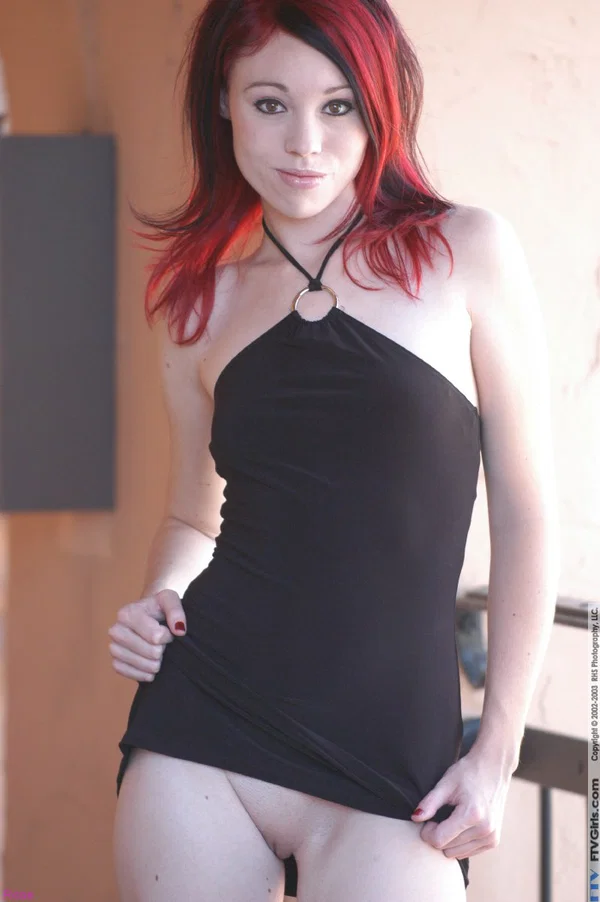 Lovely amateur babe in a tight dress Rose flashes her tits and pussy in public  - Amateur, Sexy, Beautiful, Babe, Glamour, Model, Solo  - Photo 7