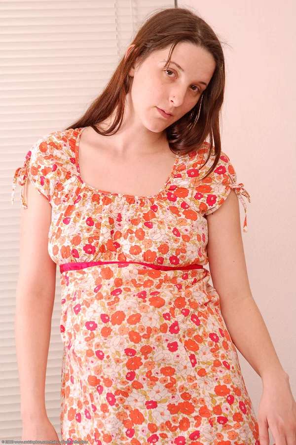 Young amateur with long hair takes off her dress to get totally naked  - Amateur, Teen, Cute  - Photo 3