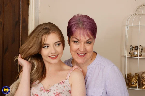 Young girl Blonde Gabie partakes in lesbian sex with older woman Layla Bird  - Mom, Mature, Pussy Licking, Family, Stepmom, Chubby, BBW, Thick, Curvy, Teen  - Photo 2