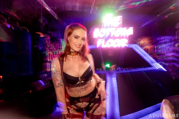 Chubby babe Siri Dahl gets a double penetration in a wild 3some at the club  - Double Penetration, Groupsex, BDSM, Chubby, Curvy, Pantyhose, BBW, Thick, Bondage, Hairy  - Photo 2