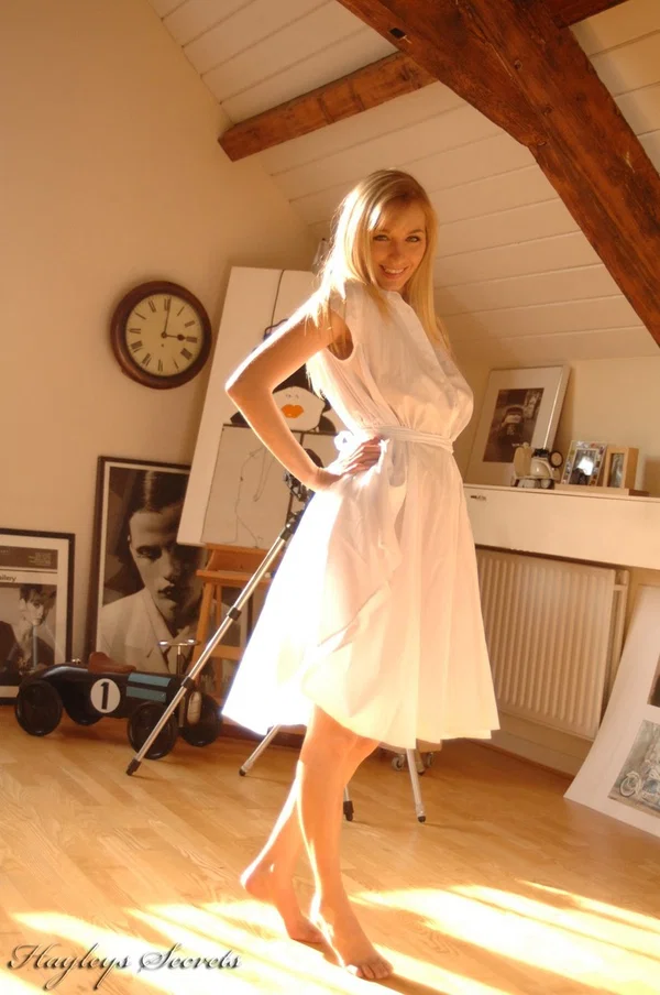 British amateur Hayley Marie Coppin set her great tits free of a summer dress  - MILF, Natural Tits, Upskirt, Clothed, Beautiful, British, Amateur, Big Tits, Skirt, Ass  - Photo 2