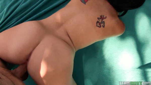 Brunette teen Riley Momsen sucks stranger's cock at the park & bangs for money  - Teen, Sexy, Amateur, Cute, Outdoor, Pussy, Spreading, Brunette, Cowgirl, Non Nude  - Photo 15