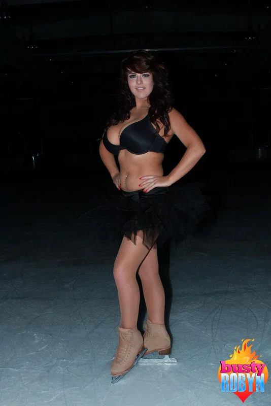 British figure skater Robyn Alexandra unleashes her knockers in pantyhose  - Pantyhose, Lingerie, Amateur, Big Tits, Panties, Natural Tits, British, Skirt, Brunette, Ass  - Photo 6