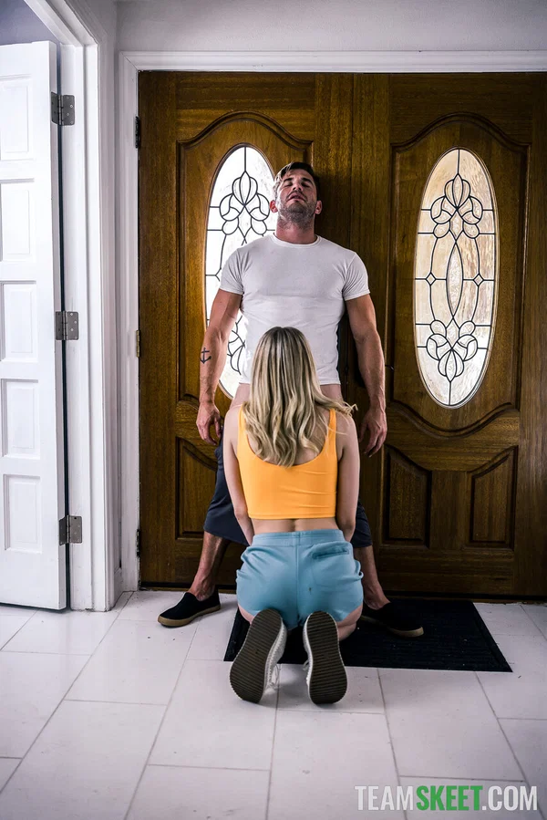Cute blonde Sophia Sterling gets her innocent pussy dicked by Nathan Bronson  - Blonde, Teen, Pornstar, Pussy, Tall, Cute, Outdoor, White, Spreading, Pale  - Photo 4