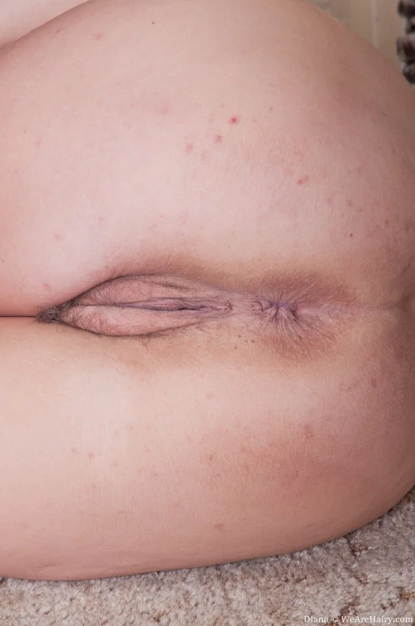 Adorable amateur teen Diana reveals her hairy cunt and poses on the floor  - Short Hair, MILF, Amateur, Hairy, Pussy, Shorts, Socks, Big Clit, Tiny Tits, Close Up  - Photo 19