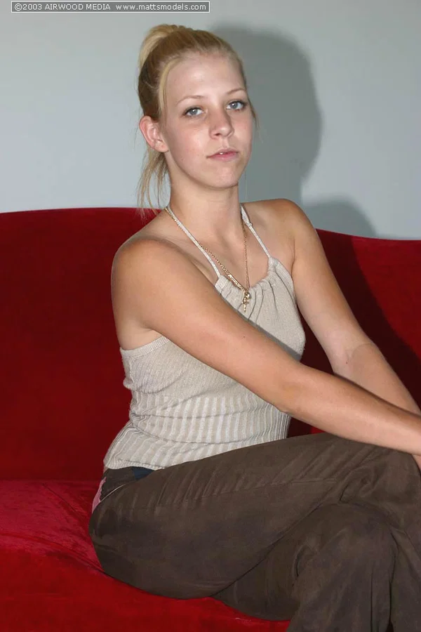 Leggy teen Leah stretches out her naked pussy during solo action  - Teen, Amateur, Babe, MILF, Spreading, Tiny Tits, Ass, Legs, Panties, High Heels  - Photo 1