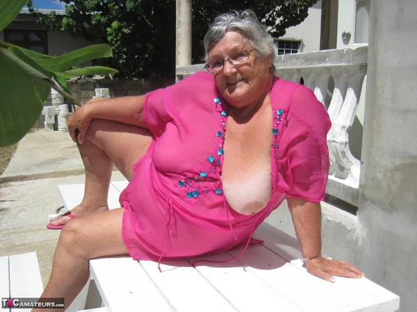 Old lady Grandma Libby exposes her morbidly obese body on a picnic table  - Granny, BBW, Outdoor, Amateur, Saggy Tits, Glasses, Big Tits, Curvy, Chubby, European  - Photo 5