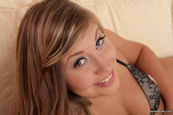 Horny blonde Holly shows her lovely boobs and toys her shaved vagina  - Close Up, Masturbation, Dildo, Cute, Pussy, Teen, Feet, Spreading, Non Nude  - Photo 2