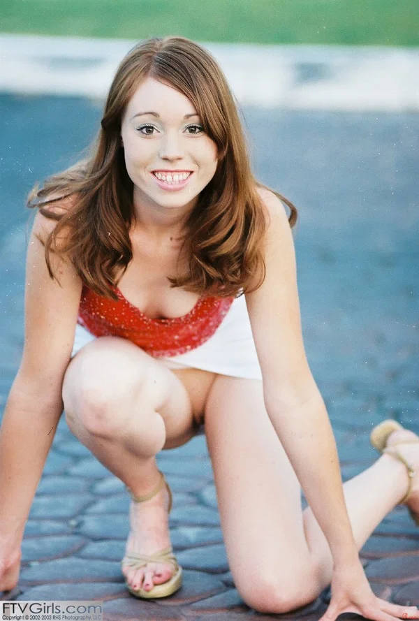 Lovely ginger Rose showing pussy in an incredible naked upskirt in the garden  - MILF, Babe, Sexy, Asian, Glamour, Amateur, Skinny, Model, Outdoor, Pussy  - Photo 17