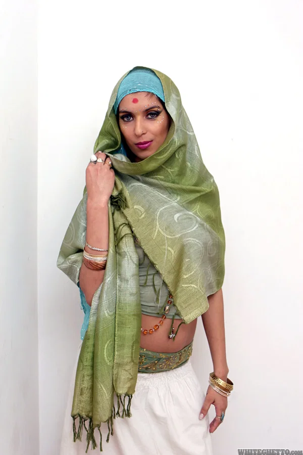 Pierced Indian solo model Tiziana posing non nude to flaunt her sexy body  - Indian, Non Nude, Clothed, Babe, Beautiful, Solo  - Photo 2
