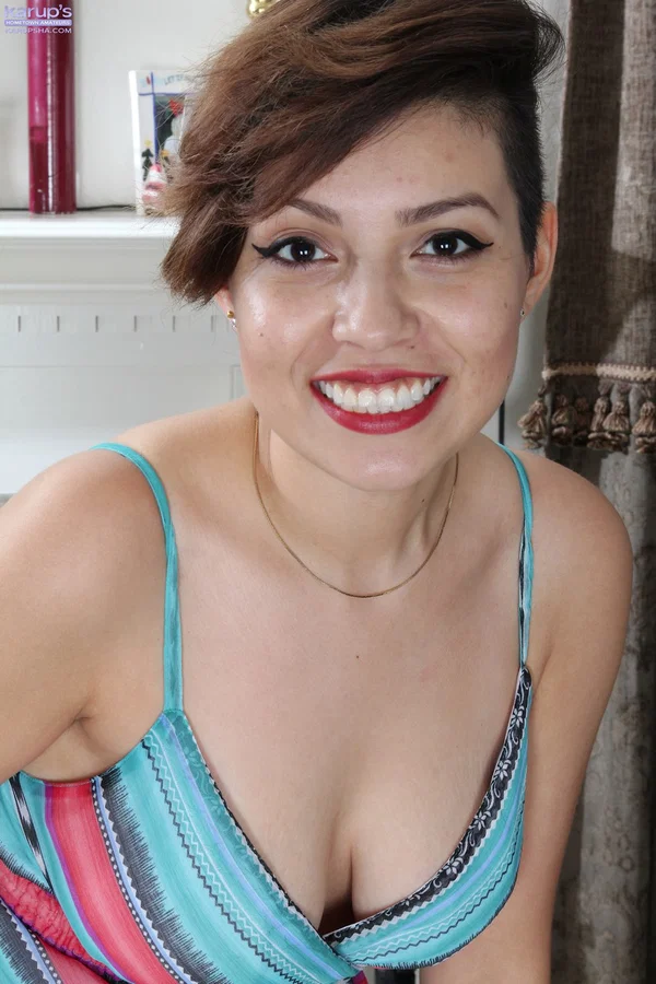 Karups Hometown Amateurs starring Natalie Odom XXX Pics  - Latina, Teen, Amateur, Cute, Brunette, White  - Photo 3