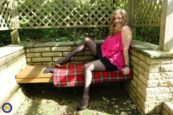 Mature housewife unveils her huge natural tits in shade on the patio  - Saggy Tits, Mature, BBW, Amateur, Nipples, Outdoor, Big Tits, Blonde, Stockings, Chubby  - Photo 4