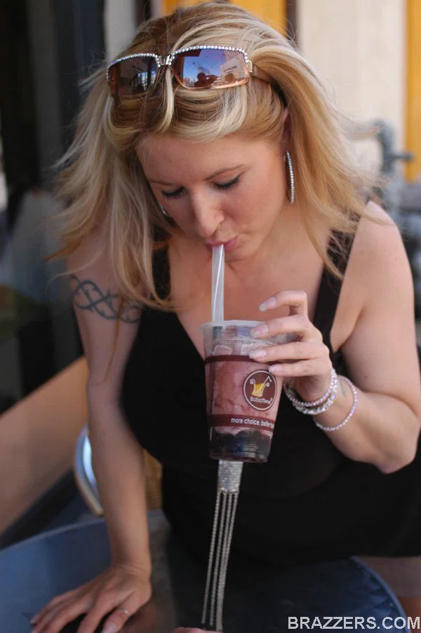 Blonde MILF from coffee shop Summer Sin teases with her round ass and big tits  - Mom, MILF, Mature, Cheating, Blonde, Big Tits, Glasses, Outdoor, Non Nude  - Photo 7