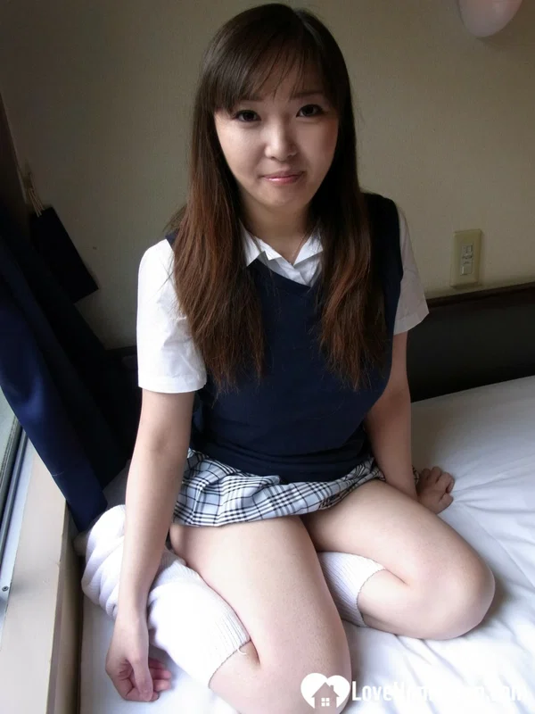 Cute Asian brunette babe unveiling her incredible big boobs in a solo  - Homemade, Schoolgirl, Asian, Upskirt, Socks, Teen, Amateur, Reality, Petite, POV  - Photo 5