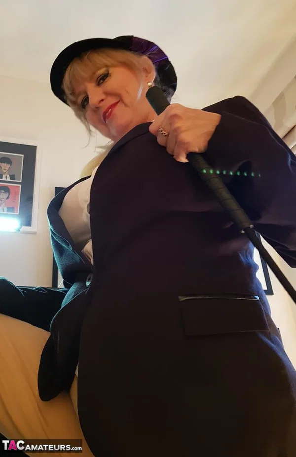 Older blonde woman pulls down riding pants to show her snatch in black boots  - Mature, BBW, Amateur, Saggy Tits, Big Tits, Curvy, Chubby, Spreading, British, Ass  - Photo 12