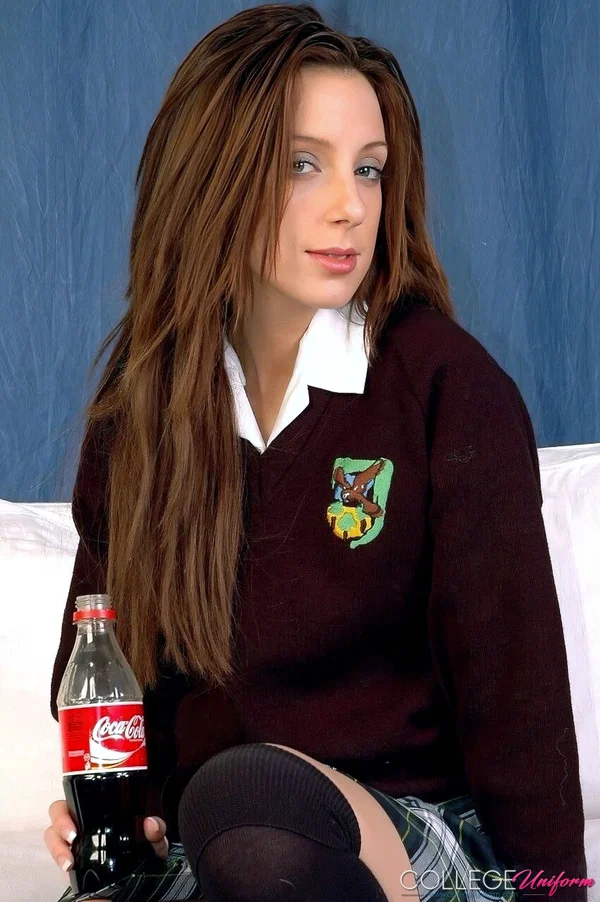 College Uniform starring Victoria James Porn Pictures  - Schoolgirl, College, Uniform  - Photo 1