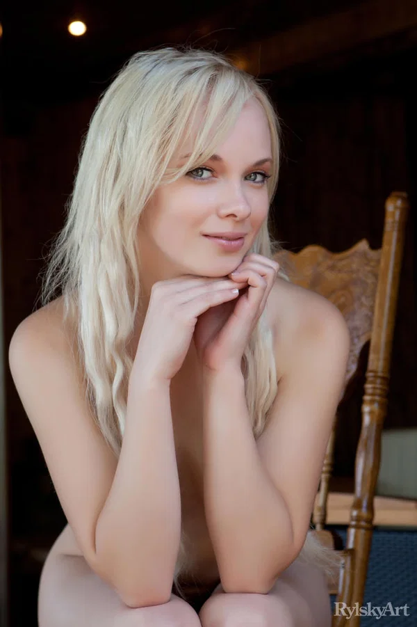 Charming blonde teen Feeona models naked on a wooden chair up at the cottage  - Teen, Blonde, Ass, Legs, European, Babe, PAWG, Outdoor, Tiny Tits, Hairy  - Photo 1