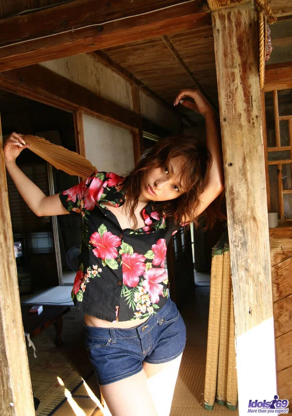 Japanese teen Nao Yoshizaki exposes her tits and bush on her way to the beach  - Japanese, Asian, Teen, Public, Nipples, Panties, Natural Tits, Hairy, Clothed, Outdoor  - Photo 7