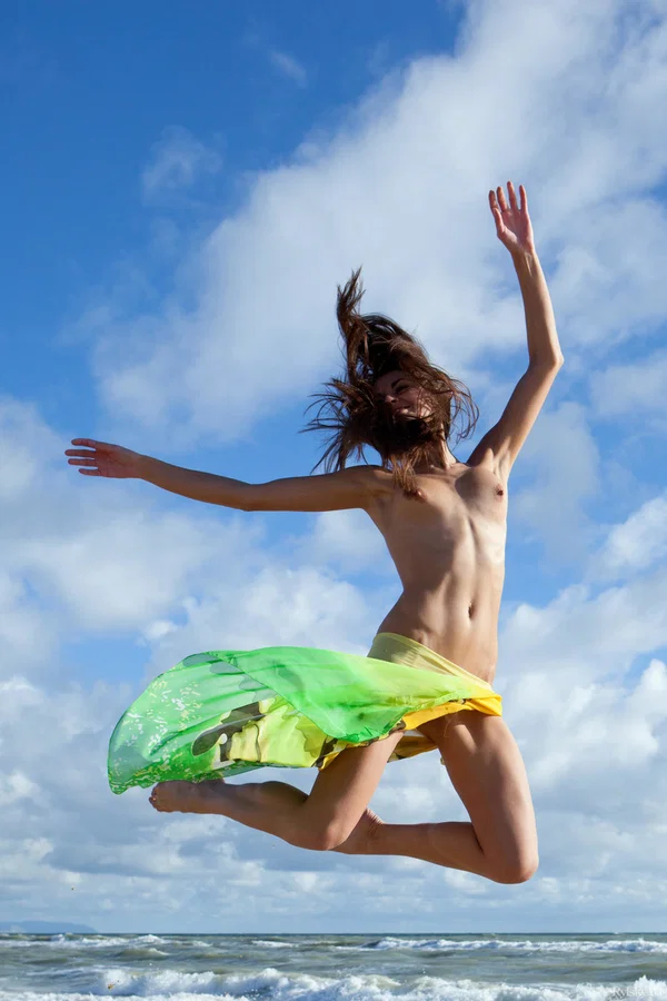 Naked girl with long legs stretches out her arms while barefoot on a beach  - Outdoor, Beach, Pussy, Beautiful, Brunette, Babe, Tiny Tits, Model, Glamour, Nipples  - Photo 21