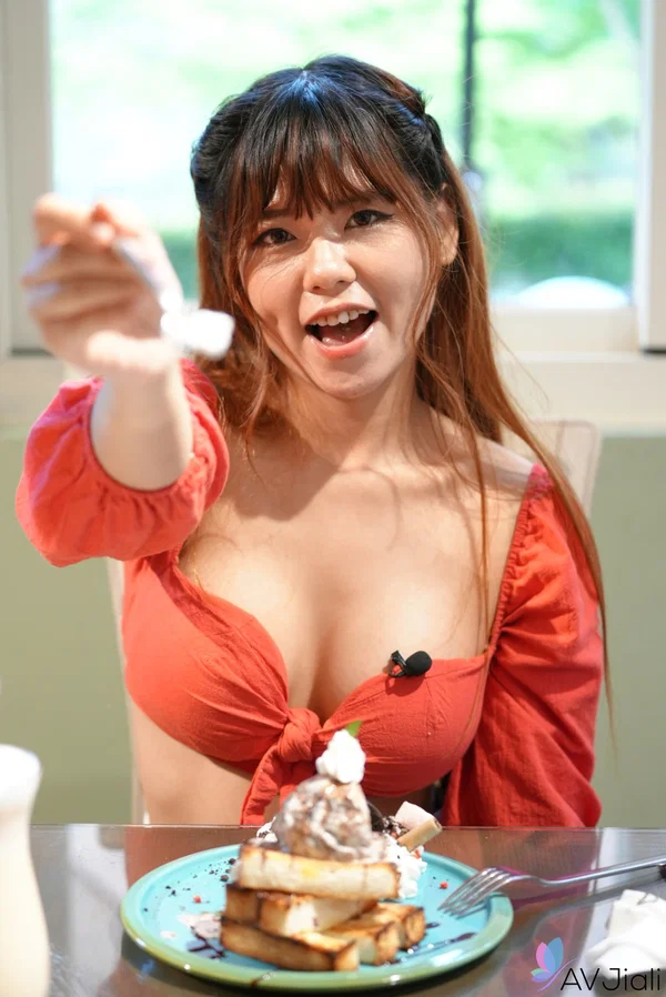 Chinese sweetheart with big tits Mu Yurou loses her virginity with her man  - Chinese, Asian, College, Pussy, Spreading, Big Tits, Blowjob, Short Hair, Outdoor, Feet  - Photo 2