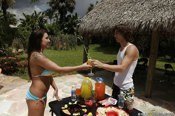 Sexy babe in bikini Lizzy Styles does a blowjob and enjoys fucking  - Reality, Outdoor, Pool, Hardcore, Big Tits, Sexy, Bikini, Ass Fucking, Cum In Mouth, Cumshot  - Photo 4