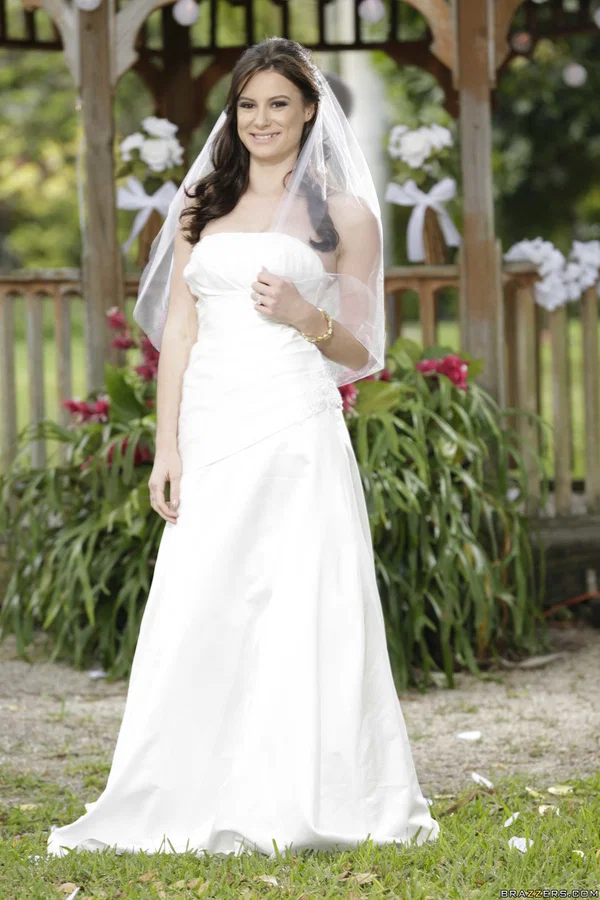 Beautiful bride Kymberlee Anne getting naked on her wedding day  - Wedding, Lingerie, Outdoor, Stockings, Teen, Dress, Wife, Skinny, Ass, Clothed  - Photo 3
