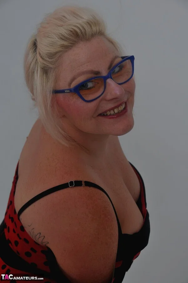 Tattooed blonde Mollie Foxxx removes her dress while wearing glasses  - Mature, Chubby, Thick, Curvy, Lingerie, Glasses, British, Redhead, BBW, Tattoo  - Photo 6