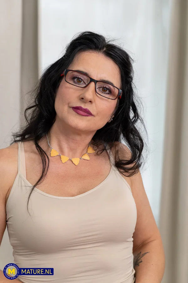 Naughty mom Fotima removes her panties while facesitting her stepson  - Mature, Thick, Facesitting, Family, Chubby, BBW, Glasses, Curvy, Stepmom, Big Tits  - Photo 1