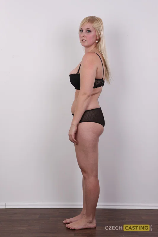 Blonde amateur with saggy tits and a big butt gets totally naked  - Chubby, Curvy, Thick, Amateur, Saggy Tits, Czech, Casting, BBW, PAWG, Big Tits  - Photo 9