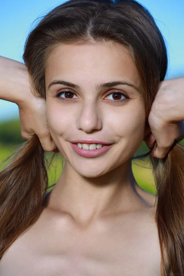 Skinny teen Elle Tan poses totally naked in a field with horses  - Skinny, Model, Teen, Beautiful, Russian, Perfect, Sexy, Cute, Glamour, Brunette  - Photo 21