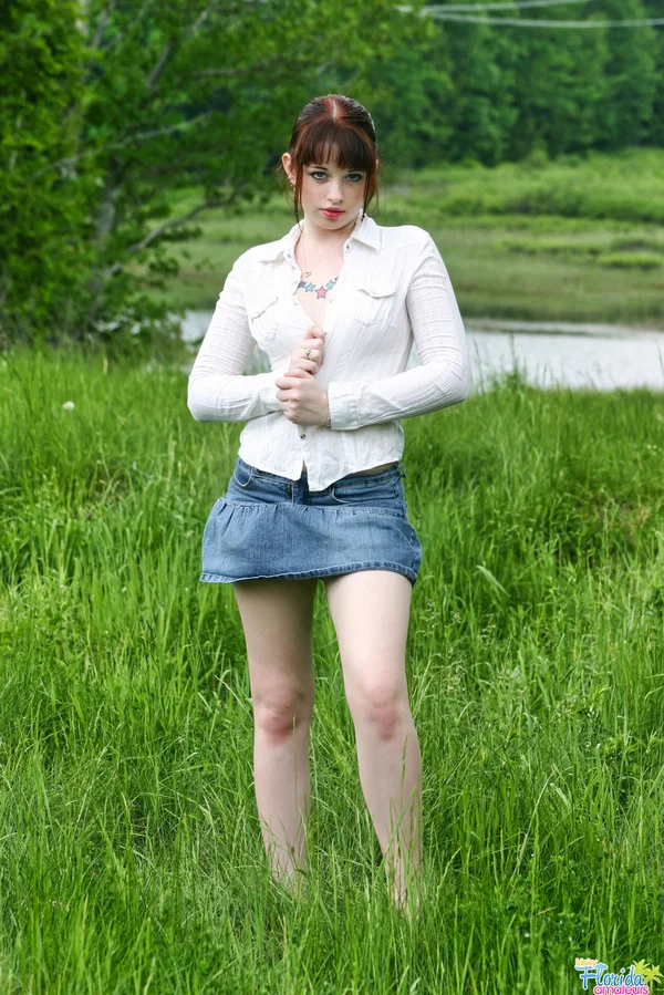 Amateur girl with red hair Barbie A exposes her tits while in a grassy field  - Amateur, Outdoor, Redhead, Clothed, Pigtails, Legs, Skirt, Big Tits, Upskirt, Tattoo  - Photo 7