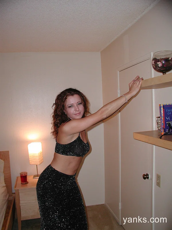 Party girl Mariah Taylor is ready to to her pussy in heels after a night out  - Amateur, Spreading, Curly, Non Nude, Pussy, Legs  - Photo 1