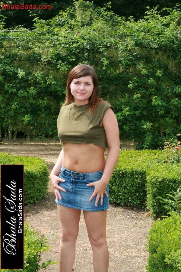 Bhala Sada Bhala Sada  - Outdoor, Skirt, Amateur, Teen, MILF, Russian, Cute, Sexy, Brunette, European  - Photo 4