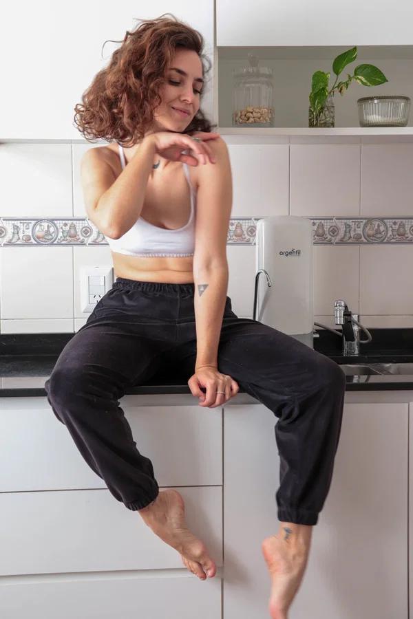 Amateur girl Galia piles up her hair after going nude in her bedroom  - Amateur, Perfect  - Photo 2