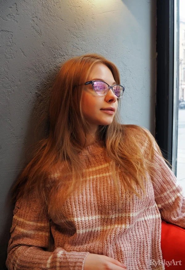 Nerdy bookworm Siya sets her great body free while wearing heels  - Cute, Glasses, Beautiful, Teen, Solo, Clothed, Glamour, Babe, Model, PAWG  - Photo 1