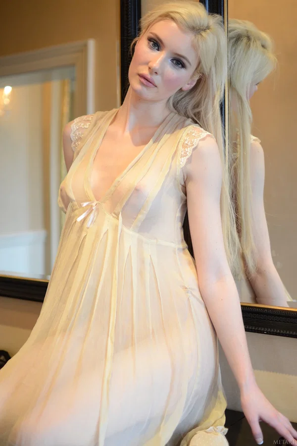 Glamorous teen beauty Locklear A stripping and posing in the mirror  - Pale, Glamour, Teen, Perfect, Beautiful, Cute, Sexy, Model, Pretty, Solo  - Photo 7
