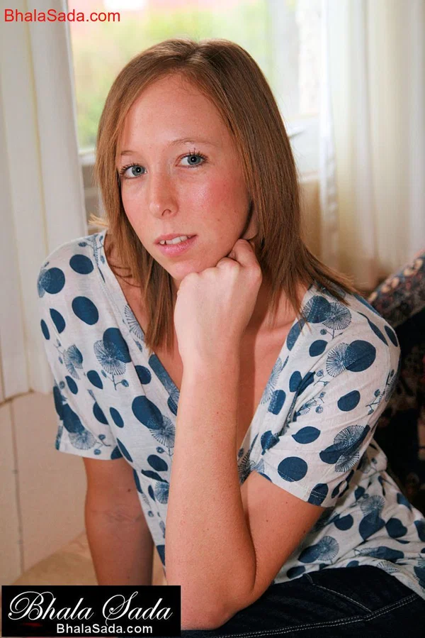 Bhala Sada Charlotte V  - Redhead, Clothed, Jeans, Beautiful, Solo, Amateur, Non Nude  - Photo 8