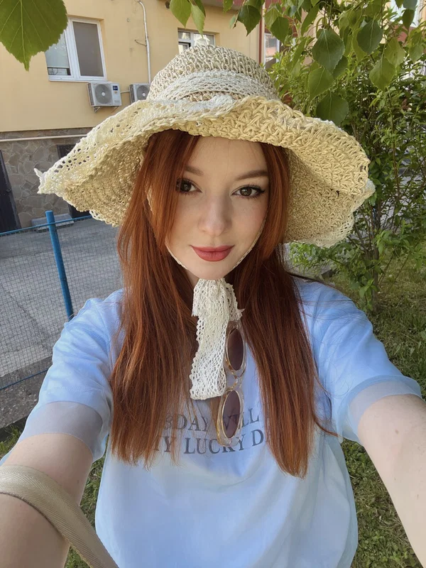 OnlyFans beauty Sofi Foxxxy shows her juicy boobs and big ass in a solo  - Selfie, Girlfriend, Schoolgirl, Outdoor, Redhead, Big Tits, Teen, Ass, Tiny Tits, Pussy  - Photo 4