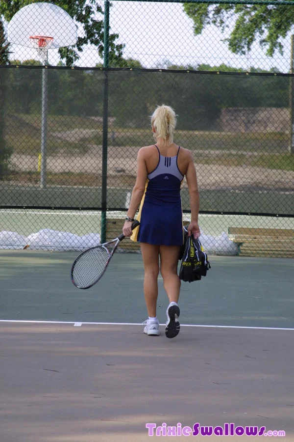 Amateur tennis player shows her amazing breasts & gives head on the court  - College, Amateur, Couple, Pussy, Blowjob, Glasses, Outdoor, Big Tits, Spreading, Cumshot  - Photo 1