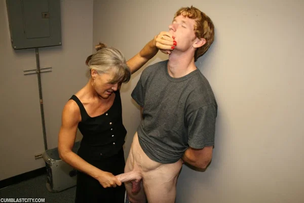Fully clothed horny granny gives hot handjob and gets cum on face  - Granny, Handjob, Mature, MILF, Big Cock, Reality, Cumshot  - Photo 6