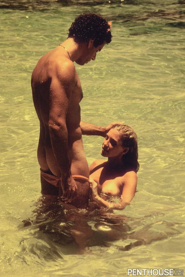 Skinny dipping Teri Christiansen & her man enjoy erotic wet fuck in the water  - Beach, Wet, Ass, Blowjob, Outdoor, Bikini, Pornstar, Model, Feet, Pussy  - Photo 3
