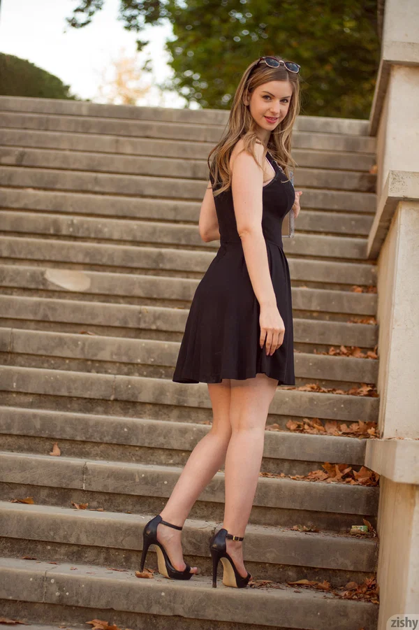 British teen Stella Cox exposes her big natural tits & poses topless on a bed  - Beautiful, Girlfriend, Natural Tits, Italian, Solo, Big Tits, Dress, High Heels, Upskirt, Lingerie  - Photo 4