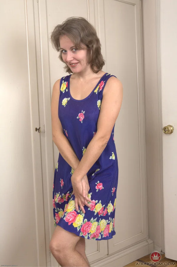 Tall MILF Olga rubbing her super hairy beaver with a sex toy in a solo  - Panties, Hairy, Russian, MILF, Amateur, Masturbation, White, Short Hair, Pussy, Clothed  - Photo 2