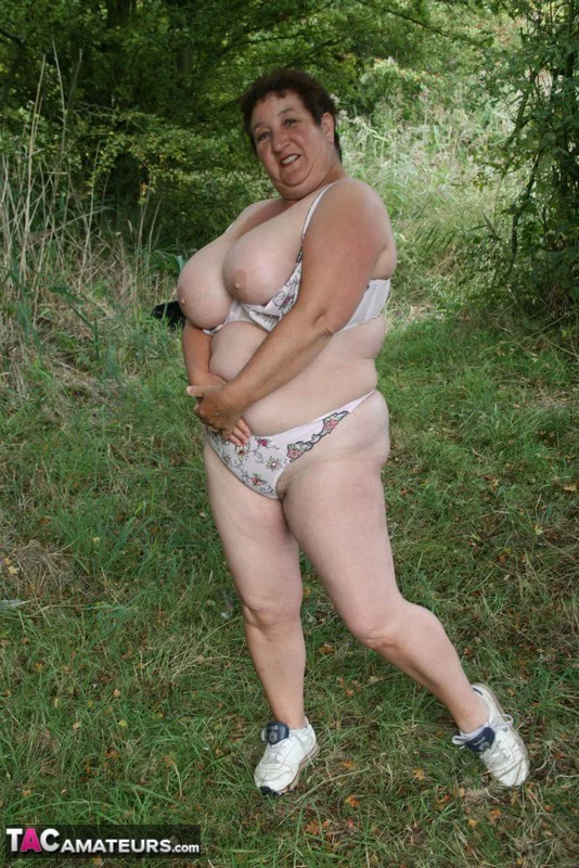 Fat older woman Kinky Carol uncups her big tits before sliding a thong aside  - Saggy Tits, Mature, BBW, Chubby, Bikini, Curvy, Thick, Ass, Short Hair, Big Tits  - Photo 2