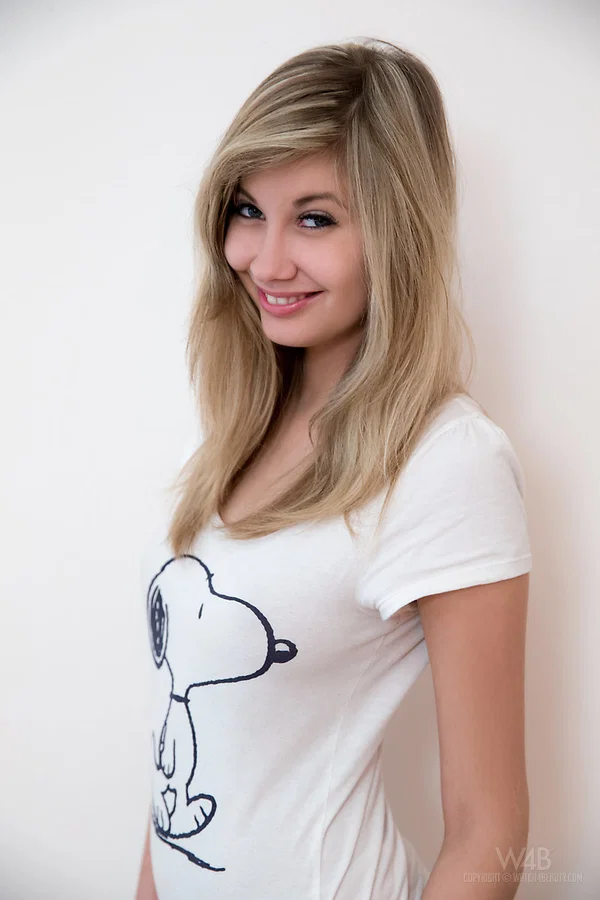 Sexy beautiful teen Holy removes shorts and t-shirt to toy horny little pussy  - Teen, Glamour, Legs, Babe, Shorts, Blonde, Clothed, Pussy, Shaved, Face  - Photo 3