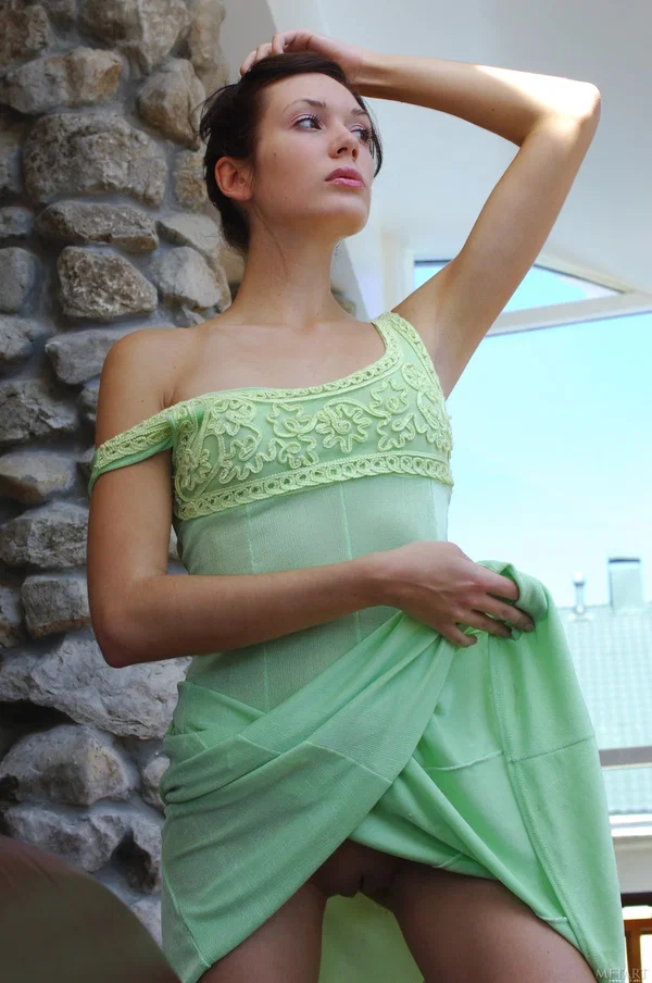 Dark-haired babe Anne B peels off her green dress and poses butt naked  - Spreading, Dress, Pretty, Teen, Upskirt, Glamour, Feet, Model, Pussy, Tiny Tits  - Photo 6