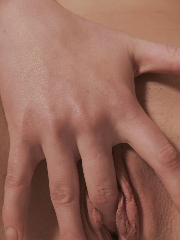 Fair skinned female takes a break from painting to finger fuck her pussy  - MILF, Lesbian, Glamour, Teen, Model, Cute, Pussy, Spreading, Non Nude, African  - Photo 13