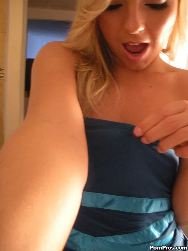 American blonde with natural tits named Ally Kay masturbates at home  - Teen, Pussy, Blonde, Spreading, Cute, Non Nude  - Photo 3