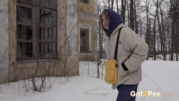 White girl Nastya gets caught with her pants down while peeing on the snow  - Pissing, Public, Jeans, Ass, Outdoor, Close Up, Pussy, Panties, Non Nude, PAWG  - Photo 2